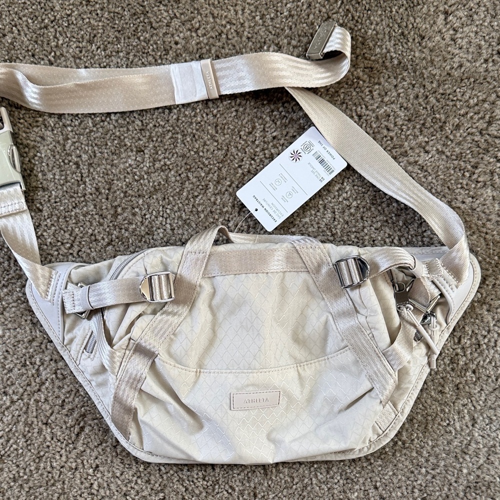 Athleta Cream Travel Excursion Waistbag Beltbag NWT